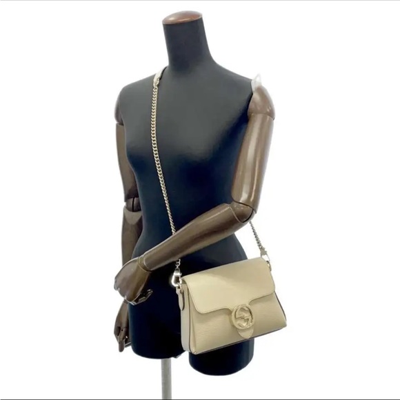 Gucci Interlock Cream Crossbody Bag - Picture 9 of 9